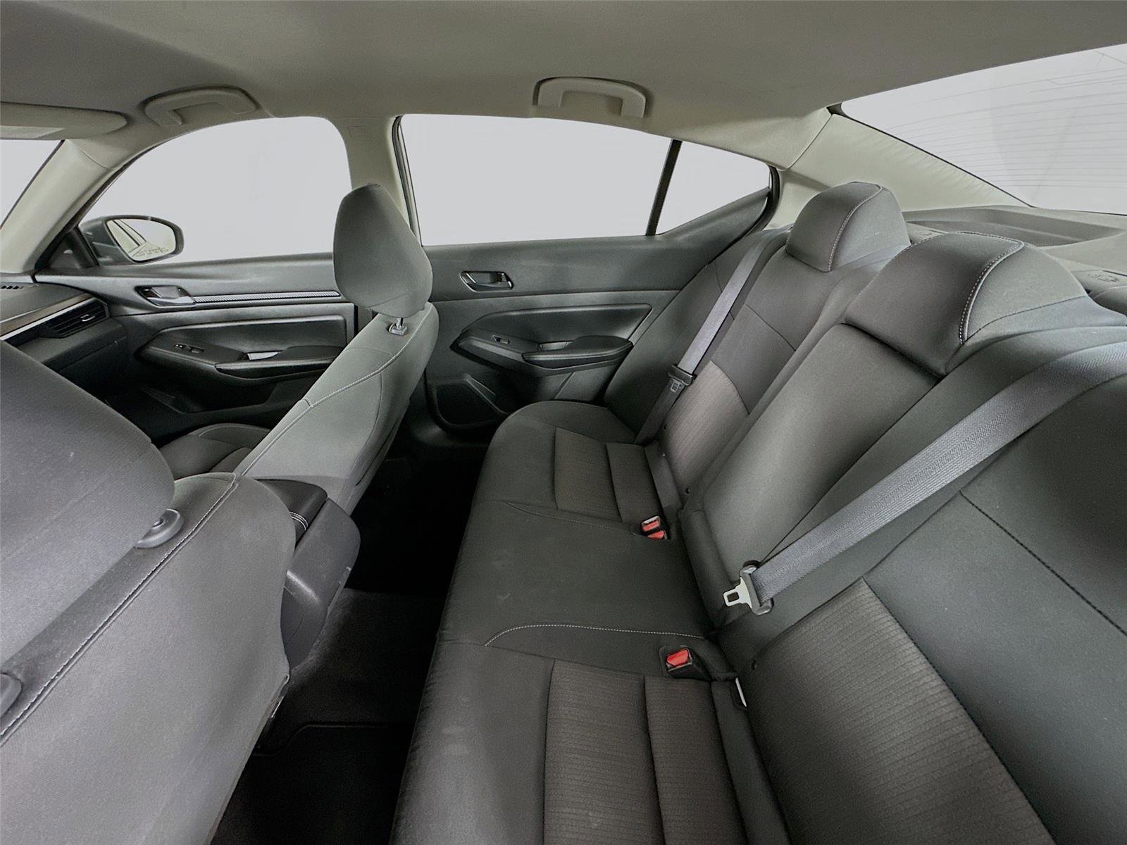 Used 2024 Nissan Altima 2.5 SV FWD image 11