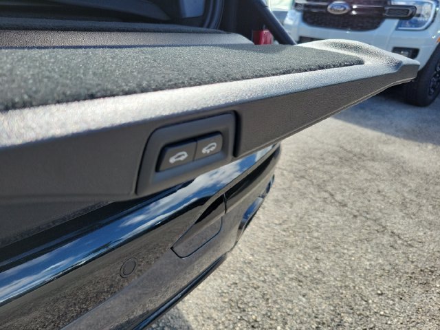 Used 2024 BMW X7 M60i w/ Executive Package AWD/4WD image 8