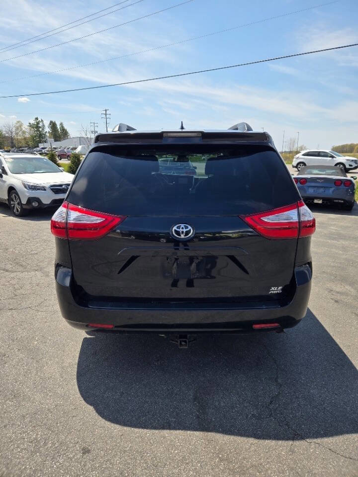 Used 2019 Toyota Sienna XLE AWD/4WD image 22