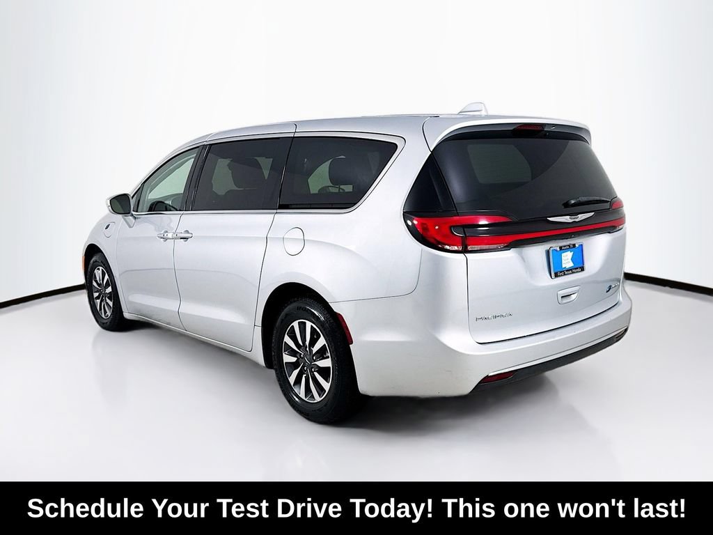 Used 2022 Chrysler Pacifica Touring-L FWD image 5