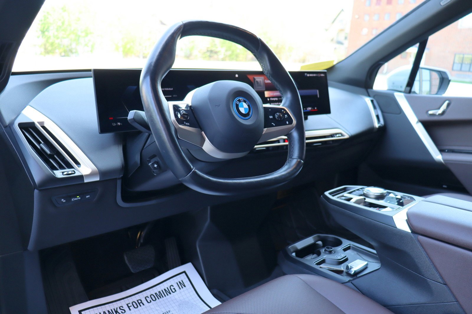 Used 2023 BMW iX xDrive50 w/ Sport Package AWD/4WD image 10