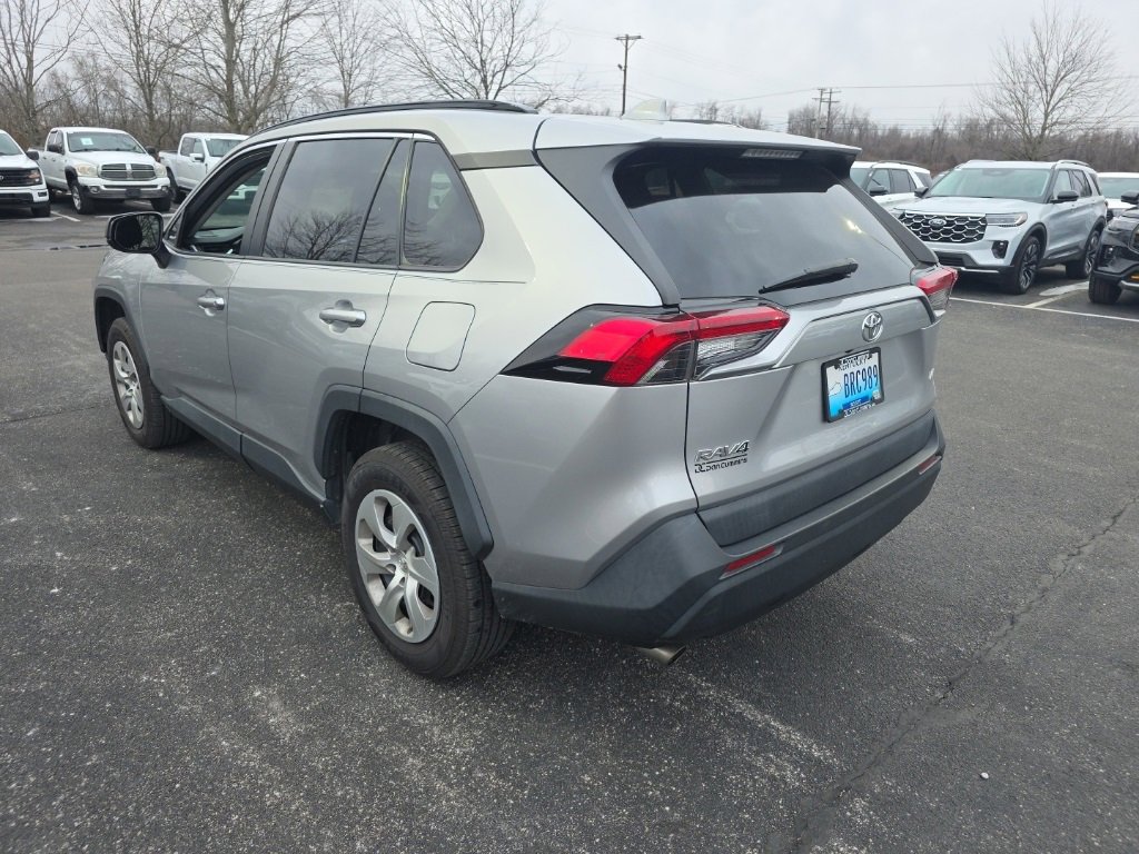 Used 2019 Toyota RAV4 LE image 4