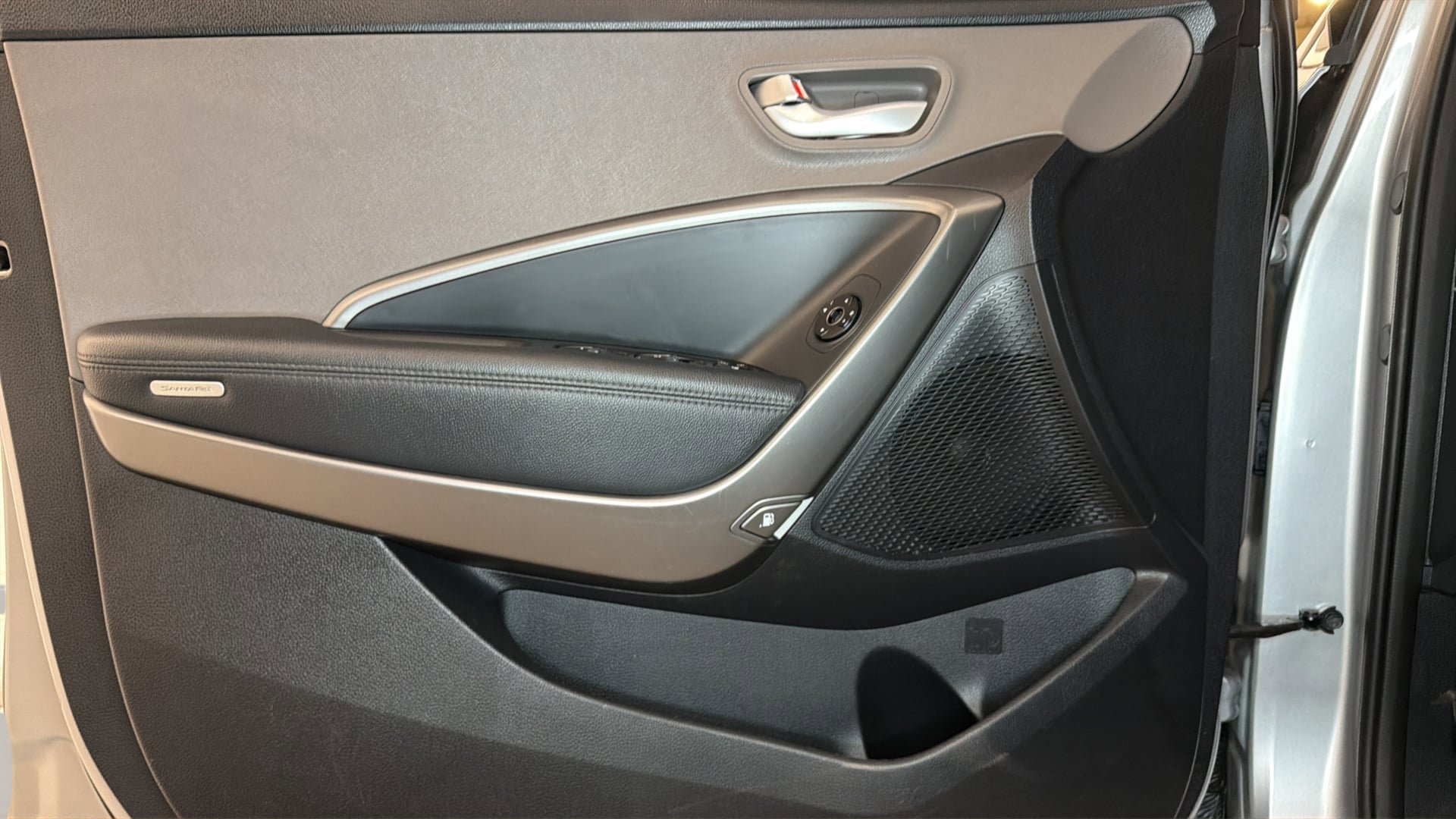 Used 2016 Hyundai Santa Fe SE AWD/4WD image 21