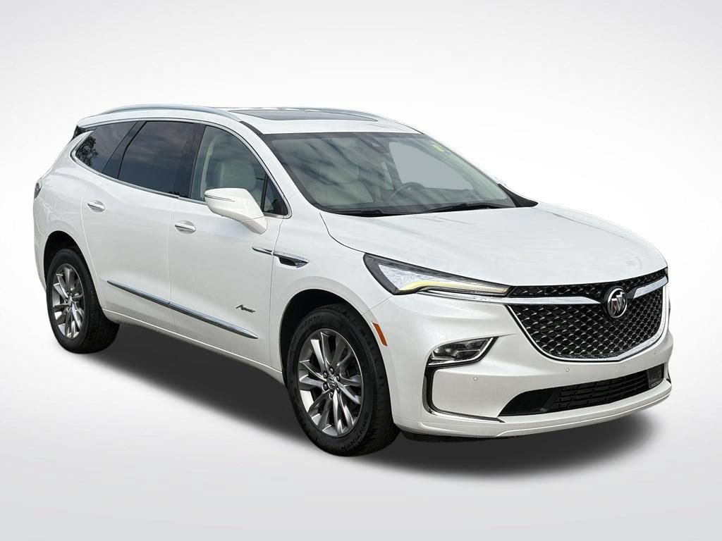 Used 2023 Buick Enclave Avenir w/ Avenir Technology Package AWD/4WD image 2