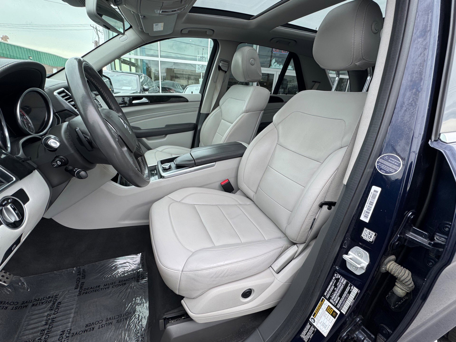 Used 2015 Mercedes-Benz ML 400 4MATIC image 2