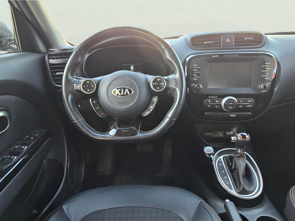 Used 2018 Kia Soul ! FWD image 4