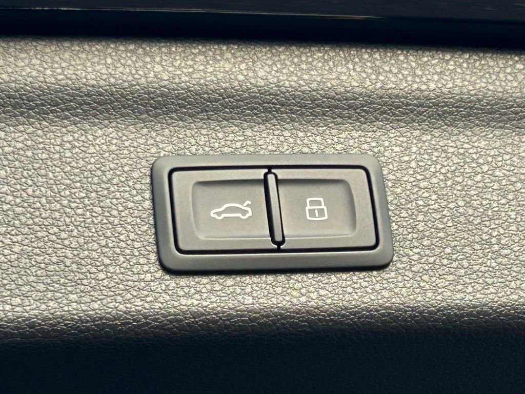 Used 2025 Audi Q3 2.0T Premium w/ Convenience Package image 58