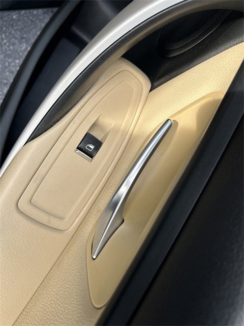 Used 2018 BMW 320i Sedan w/ Convenience Package image 23