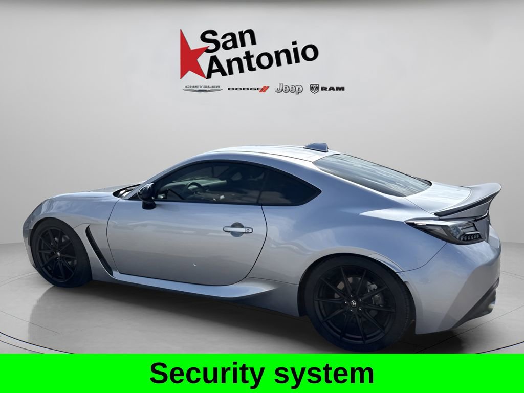 Used 2022 Toyota GR86 Premium RWD image 3