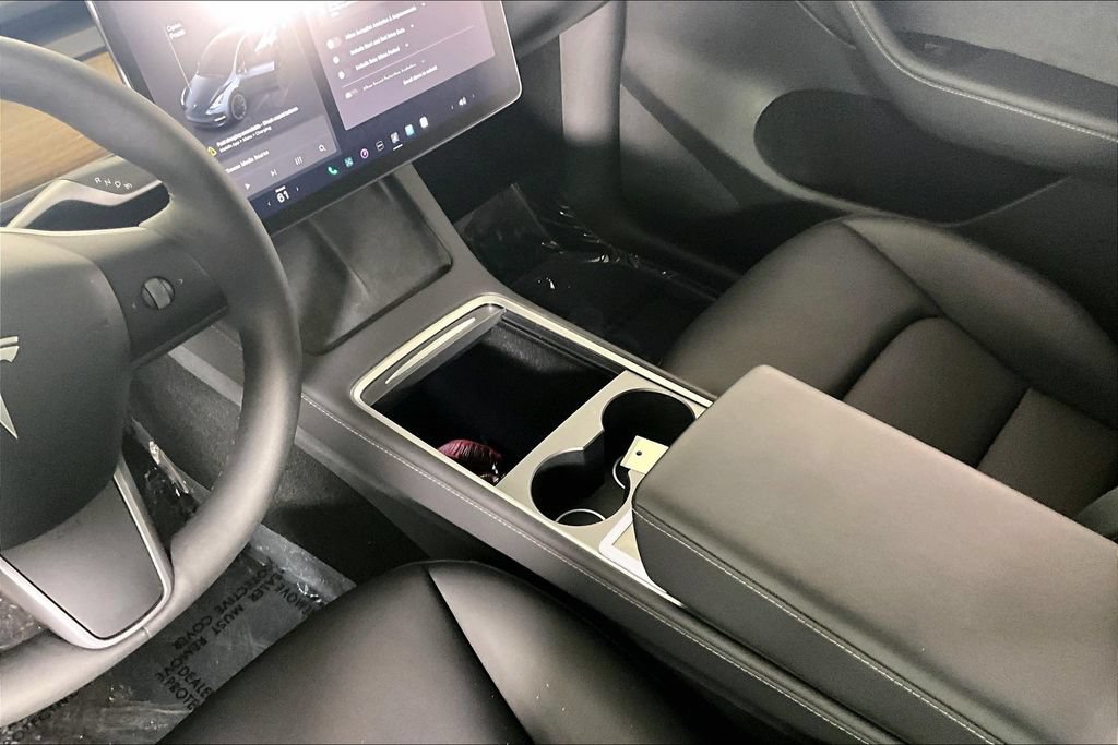 Used 2024 Tesla Model Y Long Range AWD/4WD image 16