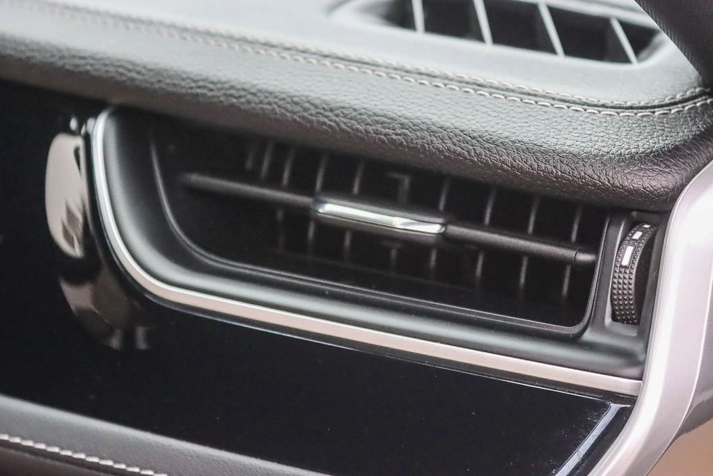 Used 2023 Jeep Grand Cherokee 4WD 4xe image 41