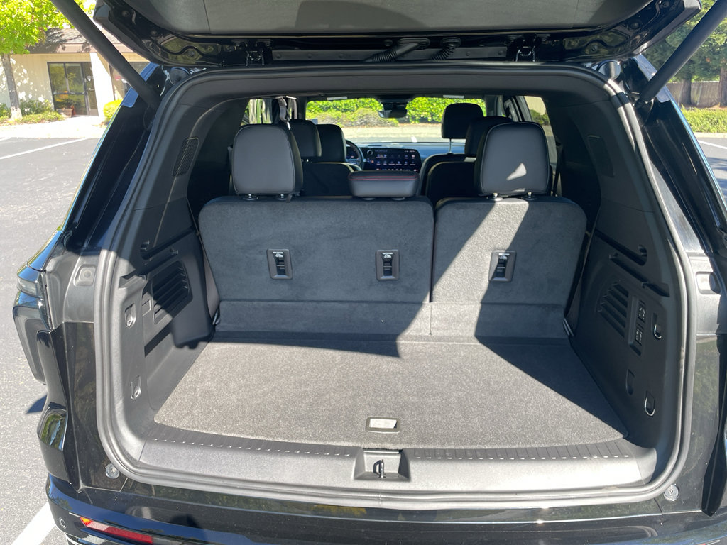 Used 2024 Chevrolet Traverse RS image 46