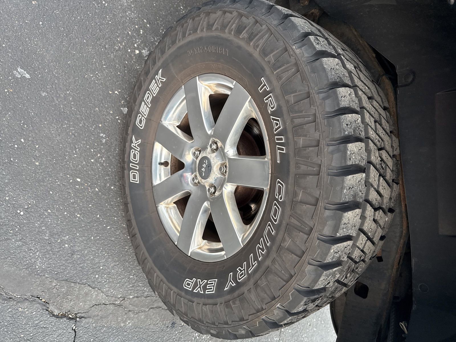 Used 2015 Jeep Wrangler Unlimited Sahara w/ Connectivity Group image 18