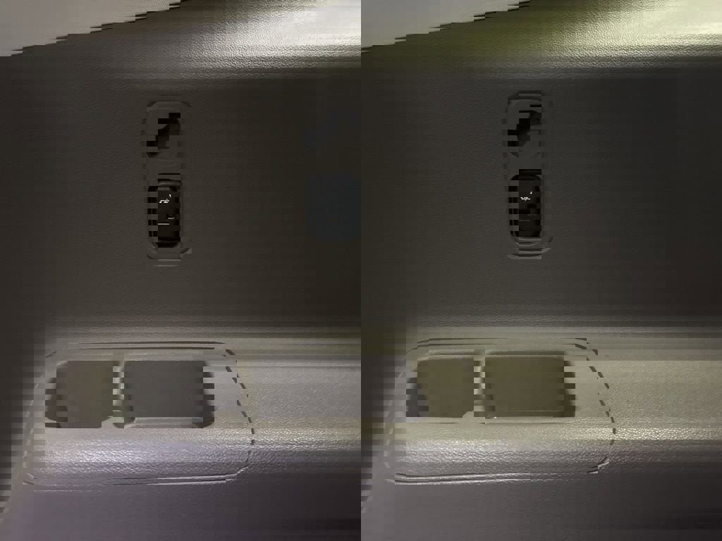 Used 2018 Chevrolet Traverse LT image 22