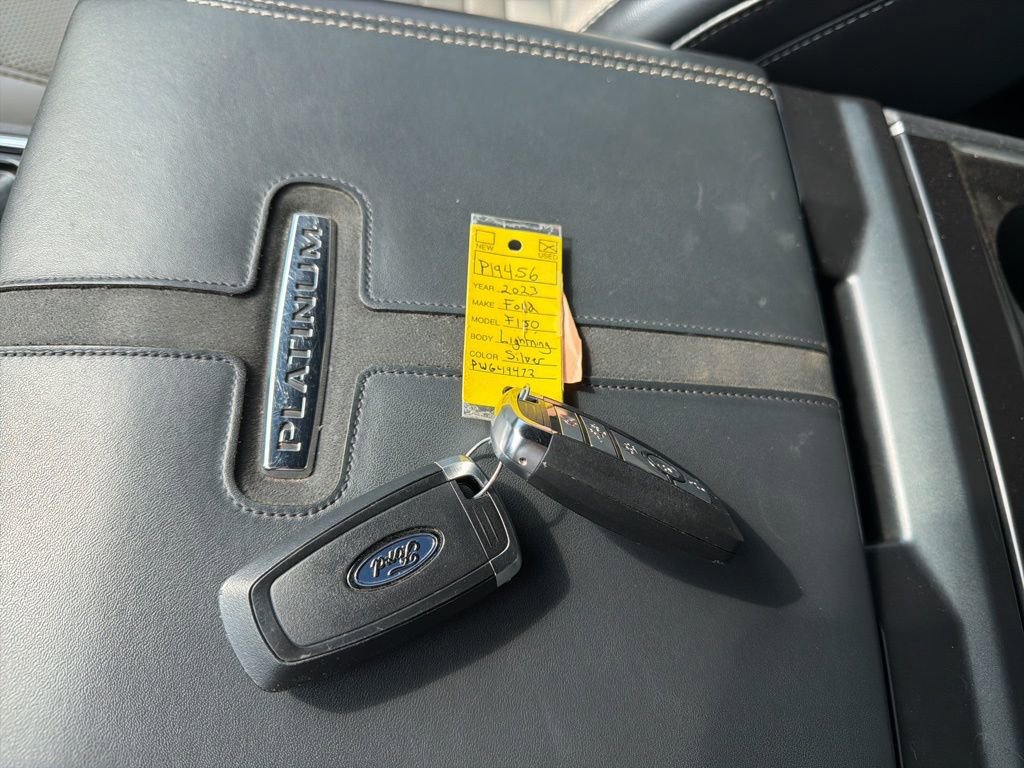 Used 2023 Ford F150 Lightning Platinum AWD/4WD image 30