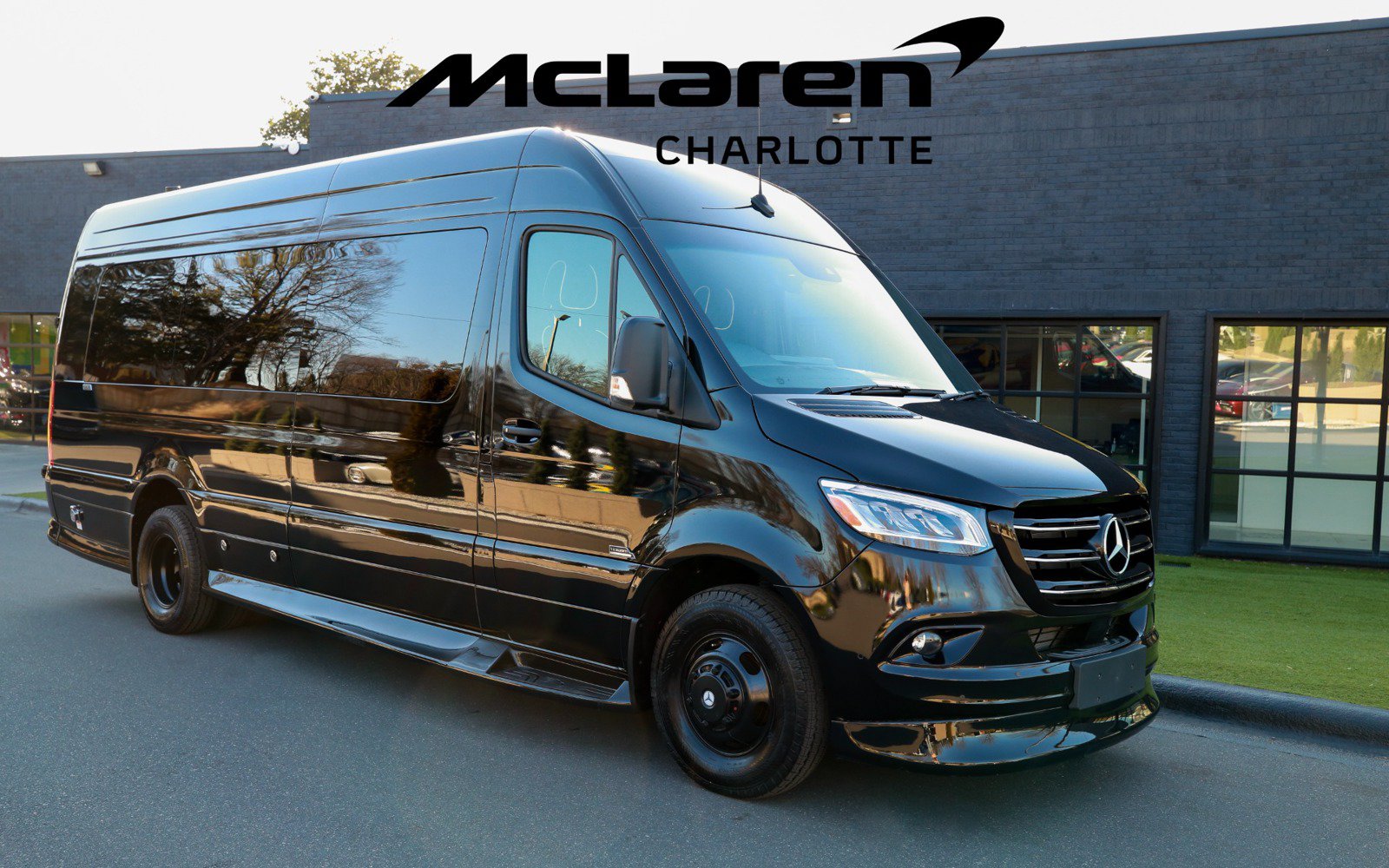 Used 2024 Mercedes-Benz Sprinter 3500 image 2