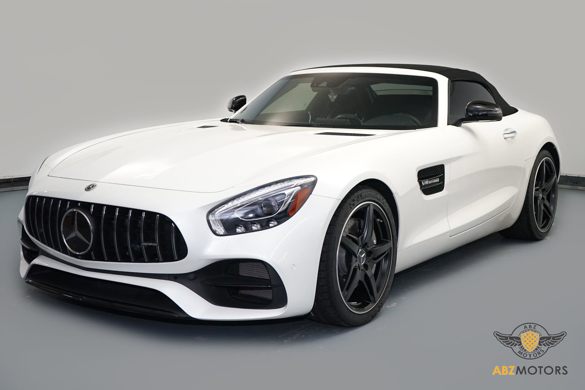 Used 2018 Mercedes-Benz AMG GT Roadster image 3