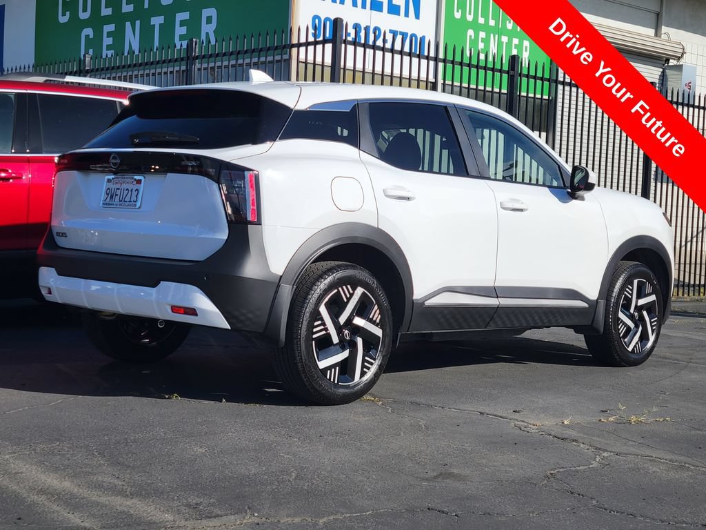 Used 2025 Nissan Kicks SV FWD image 2