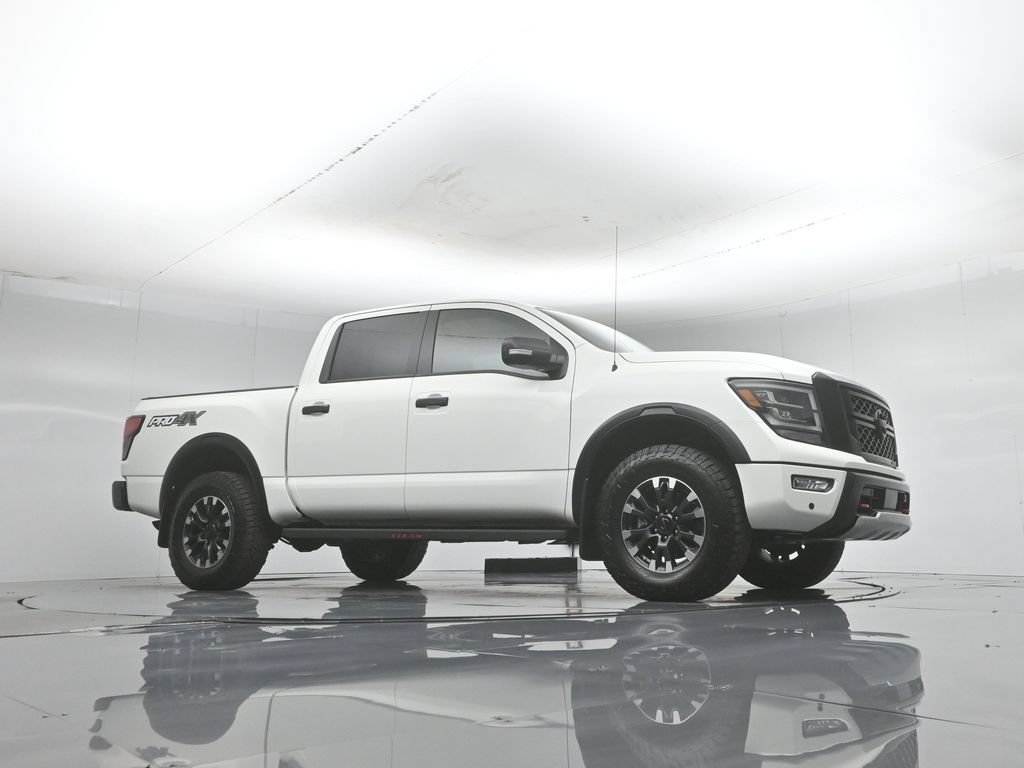 Used 2021 Nissan Titan PRO-4X w/ Pro-4x Convenience Package AWD/4WD image 4
