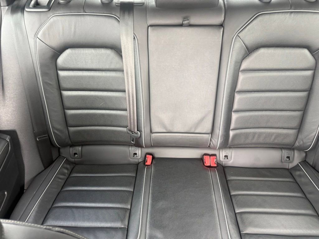Used 2019 Volkswagen Golf R 4-Door AWD/4WD image 29