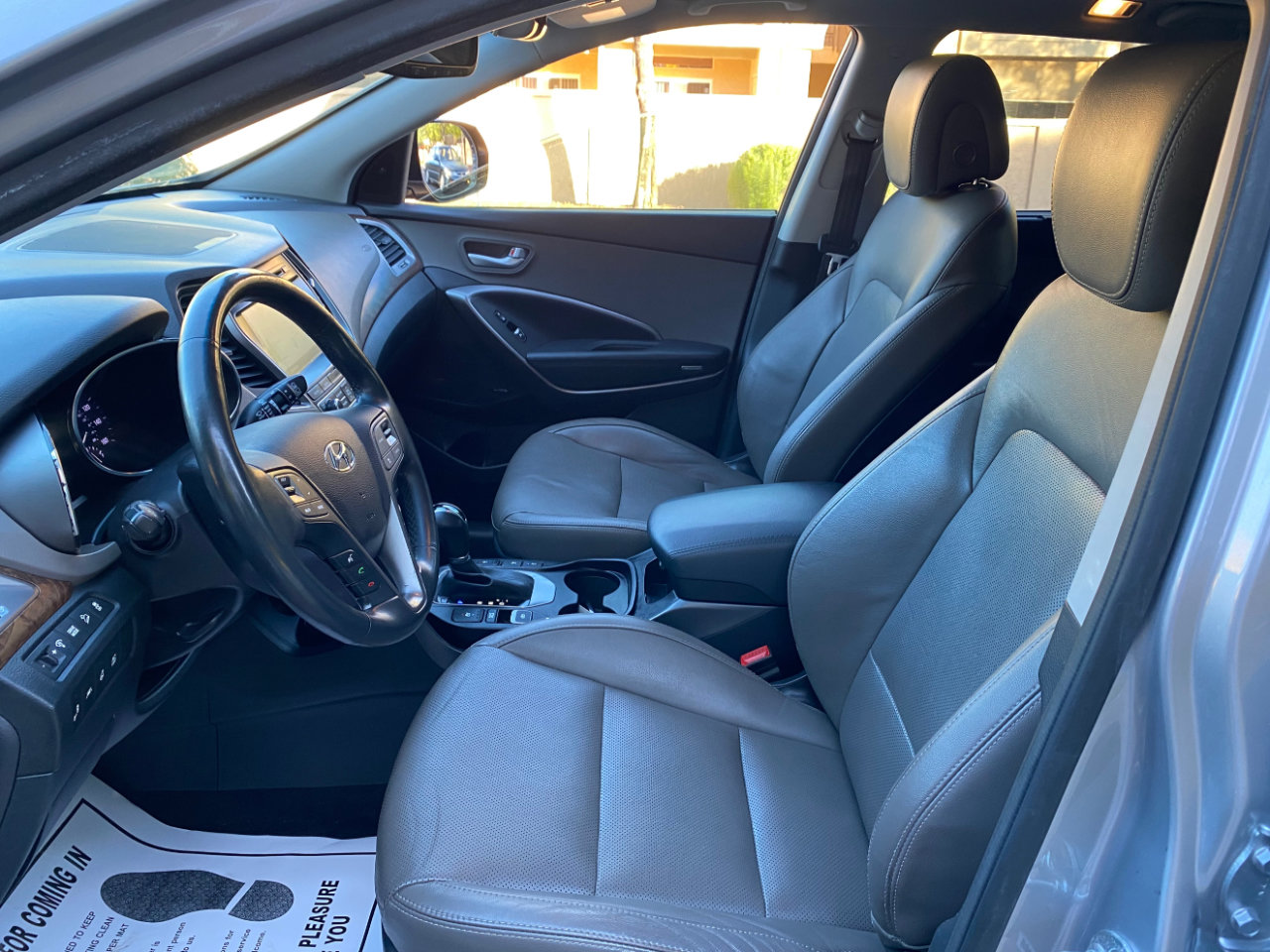 Used 2017 Hyundai Santa Fe SE Ultimate 3.3L Auto w/ SE Ultimate Tech Package 03 image 30