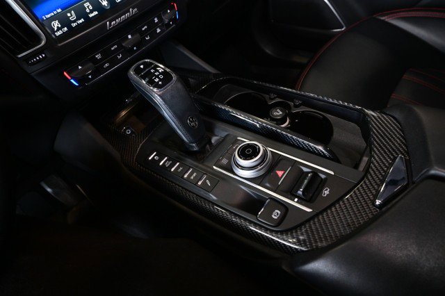 Used 2019 Maserati Levante GranLusso AWD/4WD image 38