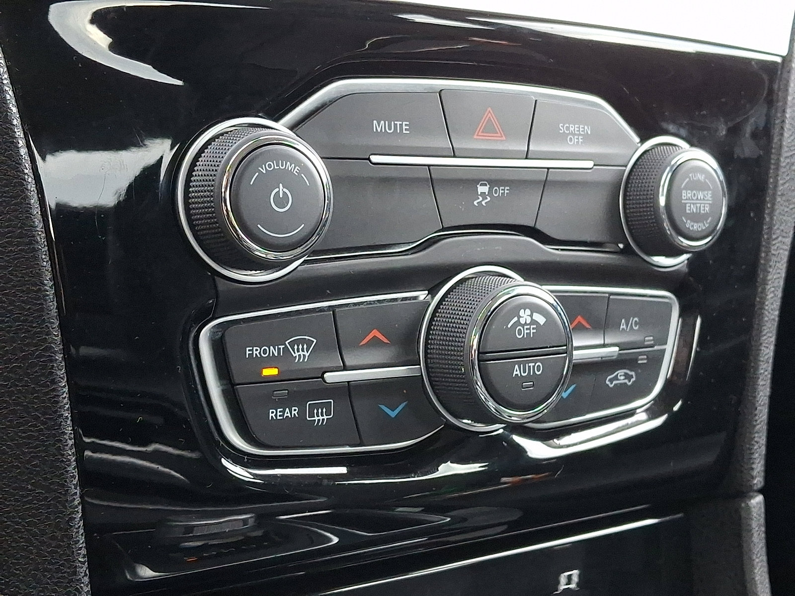 Used 2023 Chrysler 300 Touring w/ Sport Appearance Package image 17