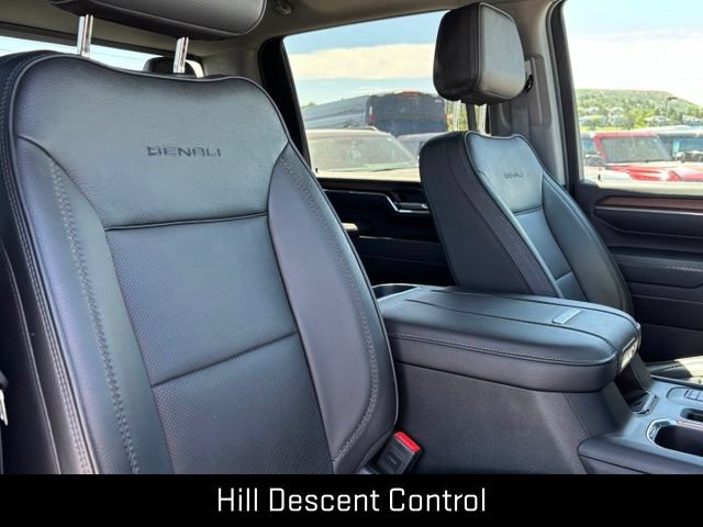 Used 2024 GMC Sierra 3500 Denali w/ Denali Reserve Package AWD/4WD image 25