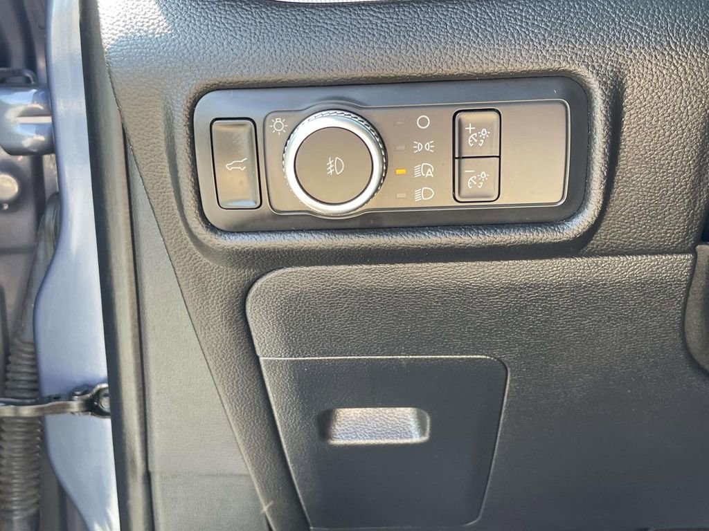 Used 2021 Ford Explorer XLT w/ Equipment Group 202A AWD/4WD image 20