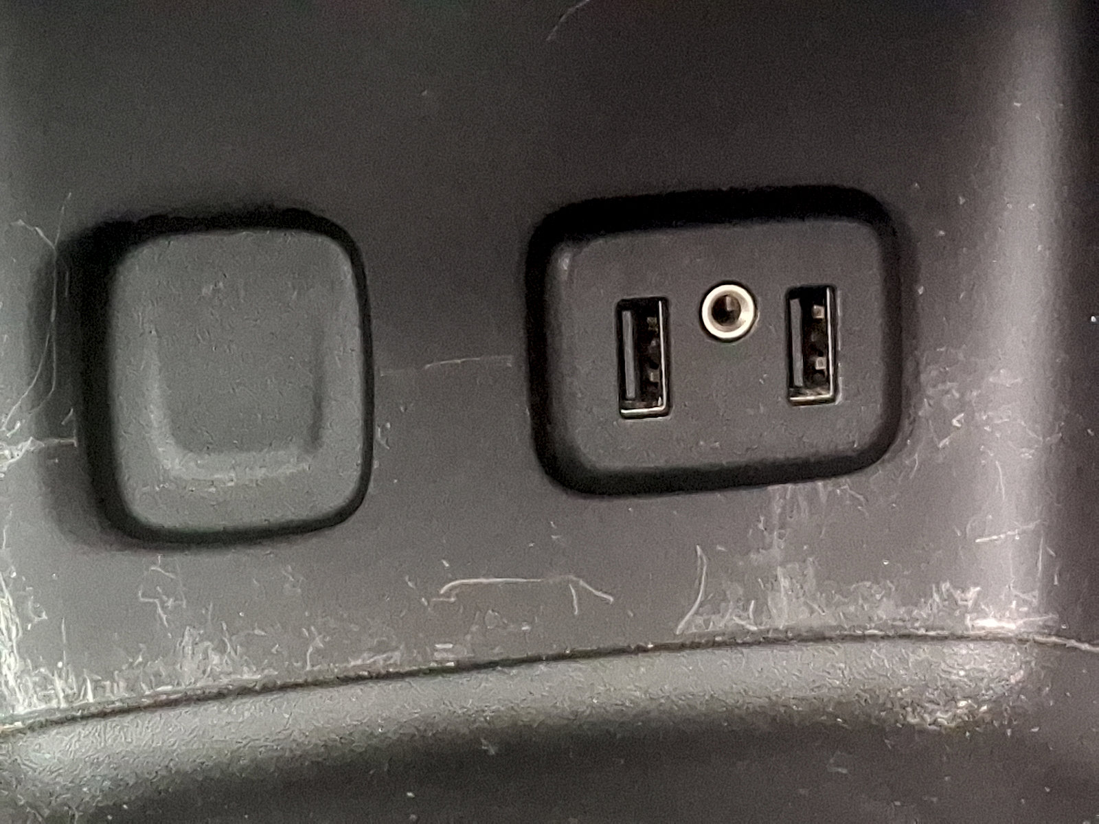 Used 2019 GMC Acadia SLT w/ LPO, Floor Liner Package image 28