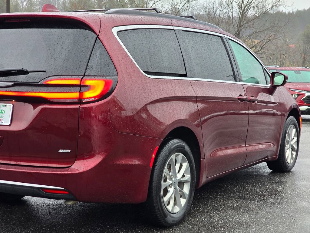 Used 2022 Chrysler Pacifica Touring-L image 50