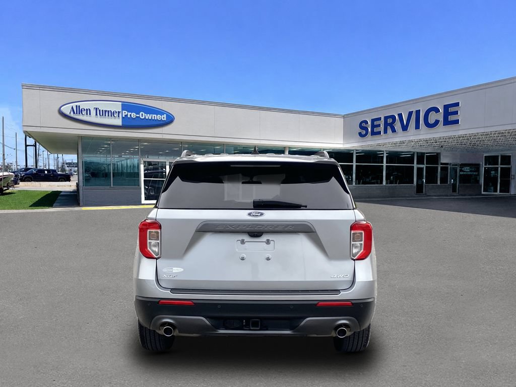 Used 2023 Ford Explorer XLT w/ Equipment Group 202A AWD/4WD image 7