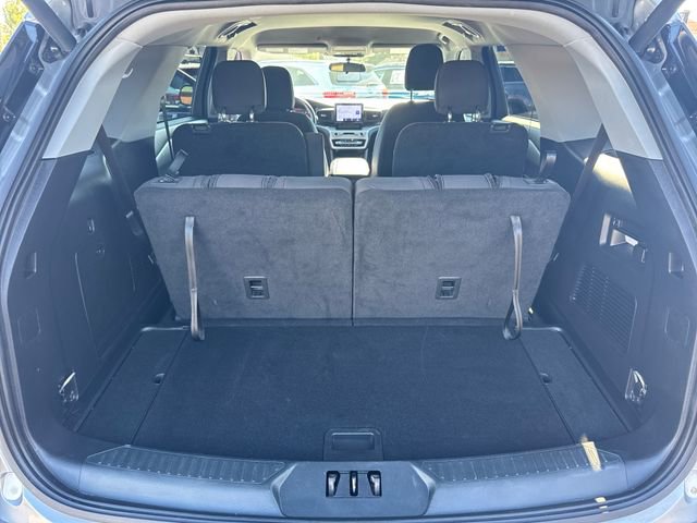 Used 2023 Ford Explorer XLT image 26