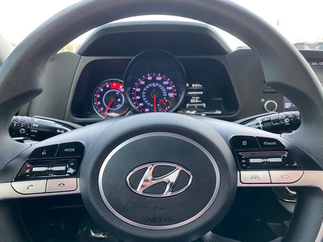 Used 2023 Hyundai Elantra SEL image 16