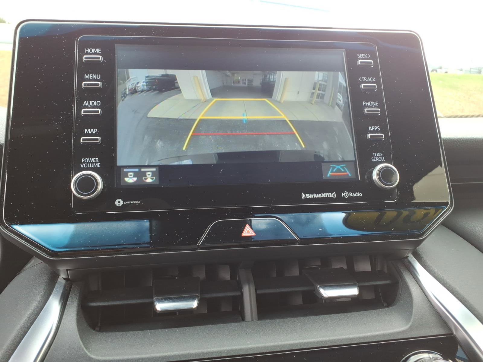 Used 2021 Toyota Venza XLE w/ Softex Package image 23