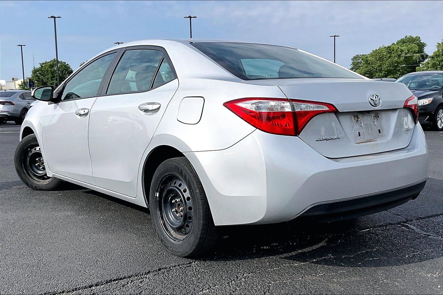 Used 2015 Toyota Corolla LE FWD image 6