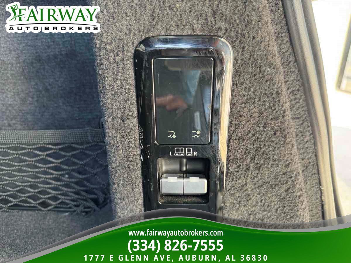 Used 2023 Land Rover Range Rover Sport SE image 26