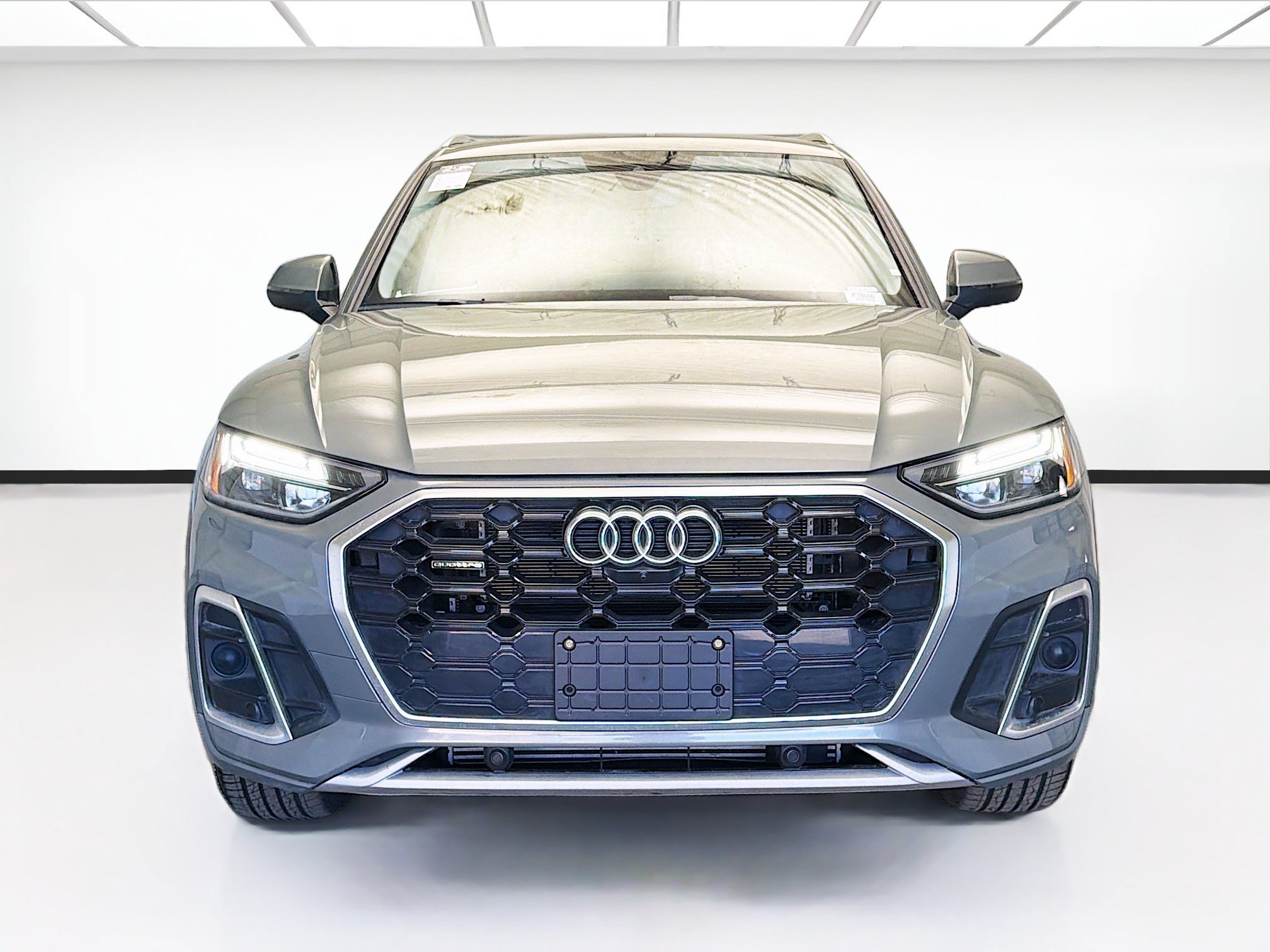 Used 2024 Audi Q5 e Premium Plus w/ Premium Plus Package AWD/4WD image 2