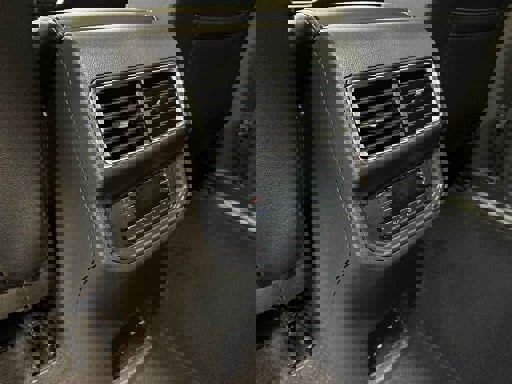 Used 2025 Volkswagen Atlas SE AWD/4WD image 47