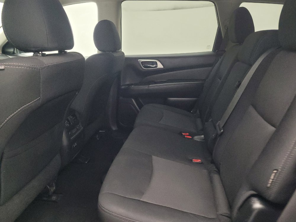 Used 2019 Nissan Pathfinder SV AWD/4WD image 18