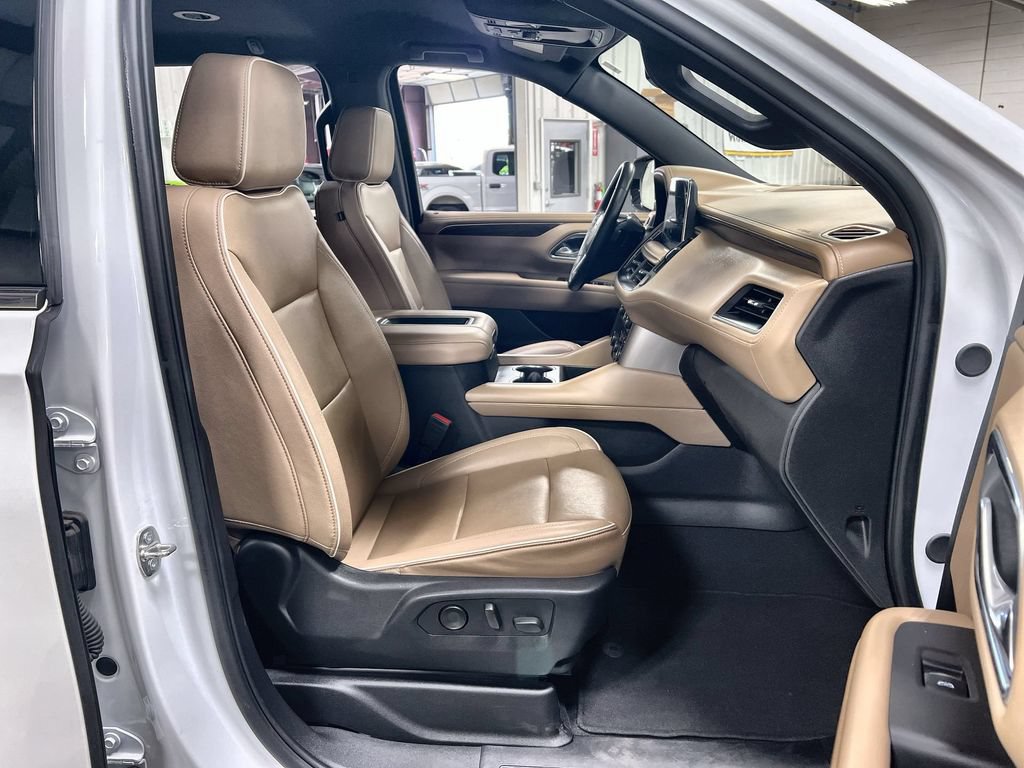 Used 2024 Chevrolet Suburban Premier RWD image 29