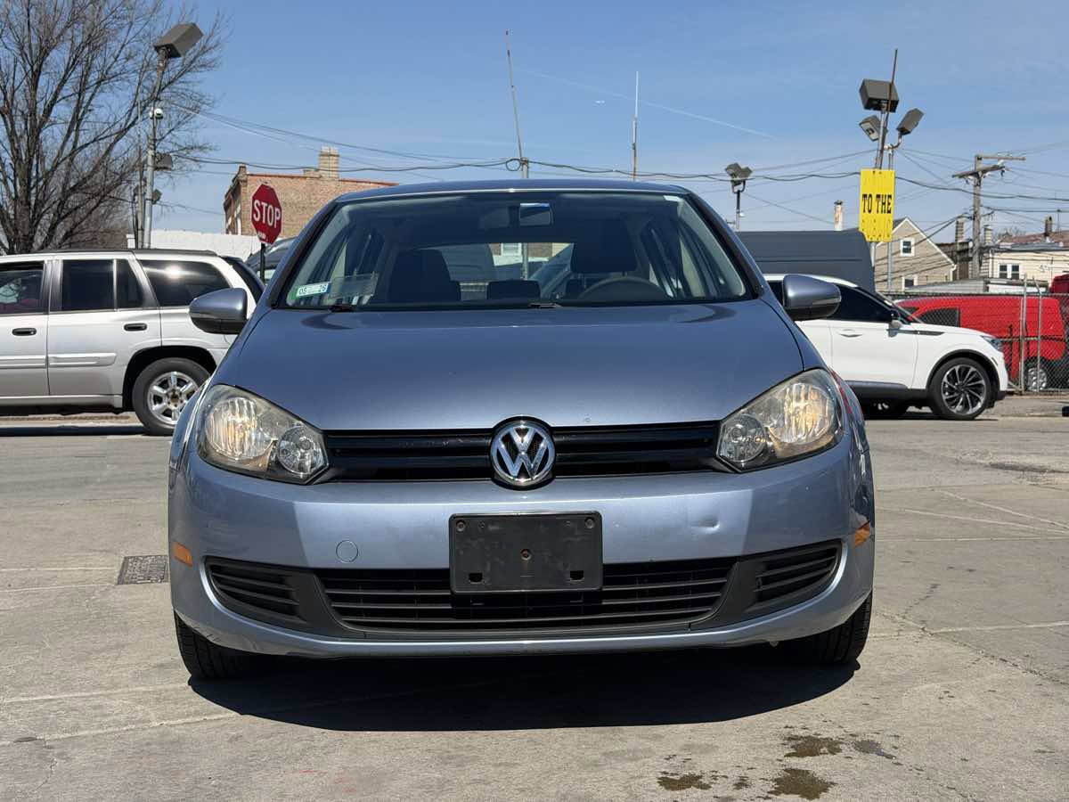 Used 2010 Volkswagen Golf 4-Door image 2