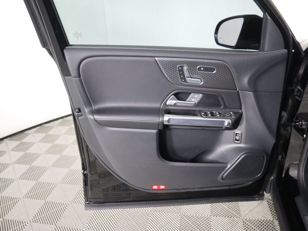 Certified 2025 Mercedes-Benz GLB 250 image 24
