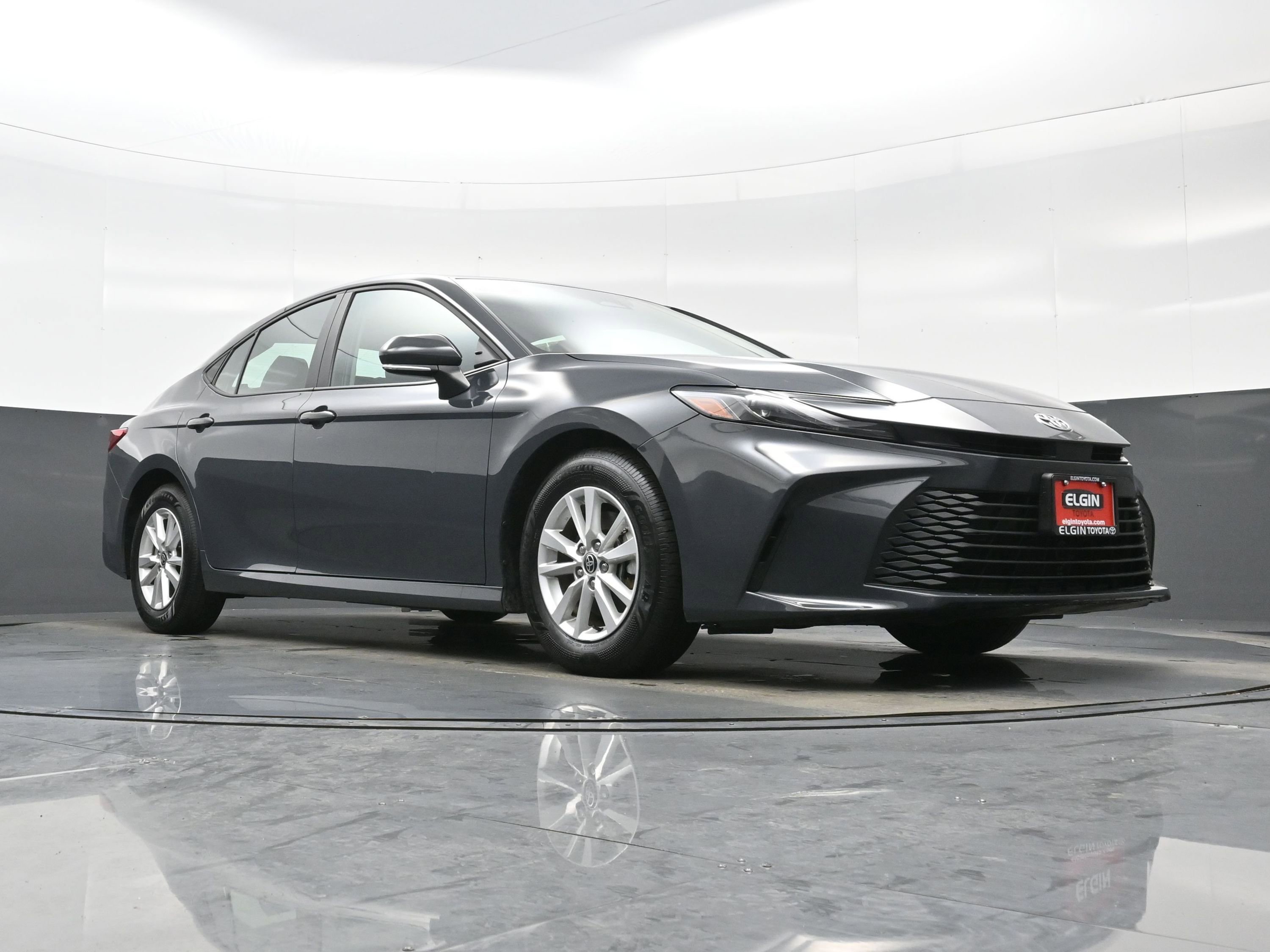 Used 2025 Toyota Camry LE image 25