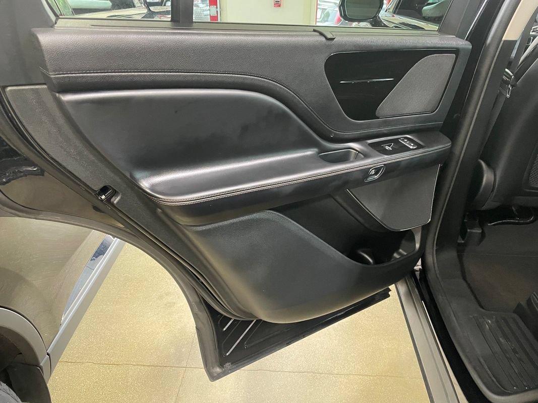 Used 2023 Lincoln Aviator AWD image 24