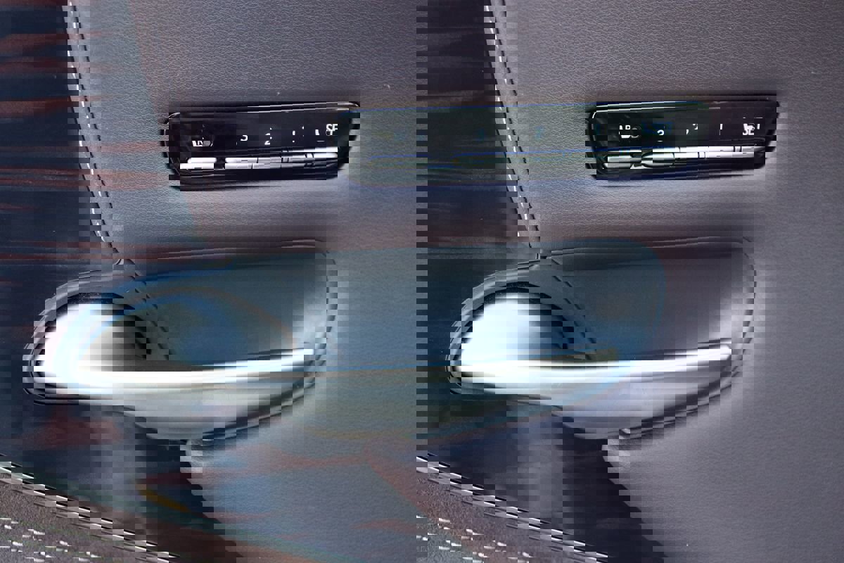 Used 2018 Lexus LS 500 w/ Interior Upgrade Package image 54