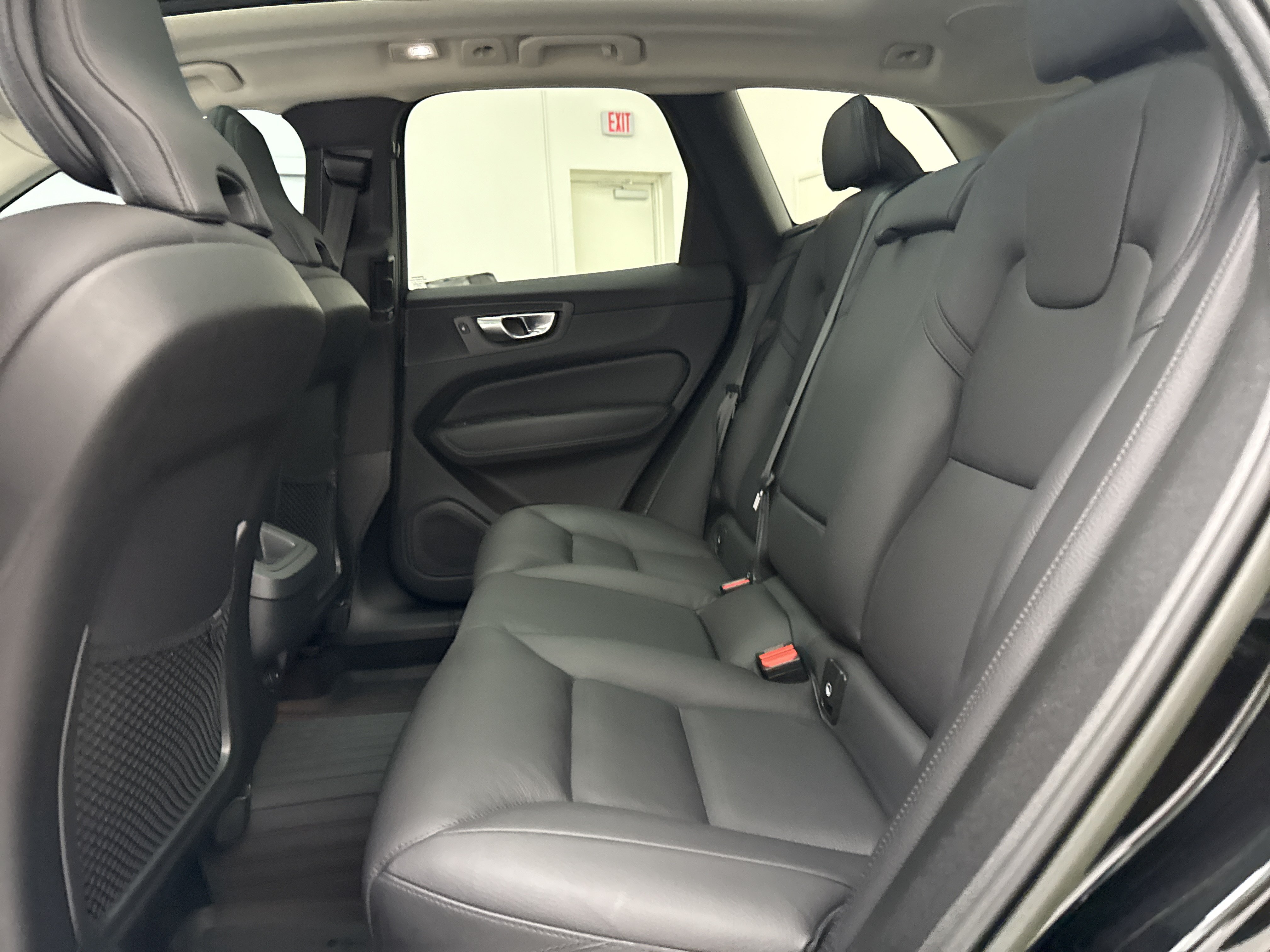Certified 2023 Volvo XC60 B5 Plus w/ Climate Package FWD image 25