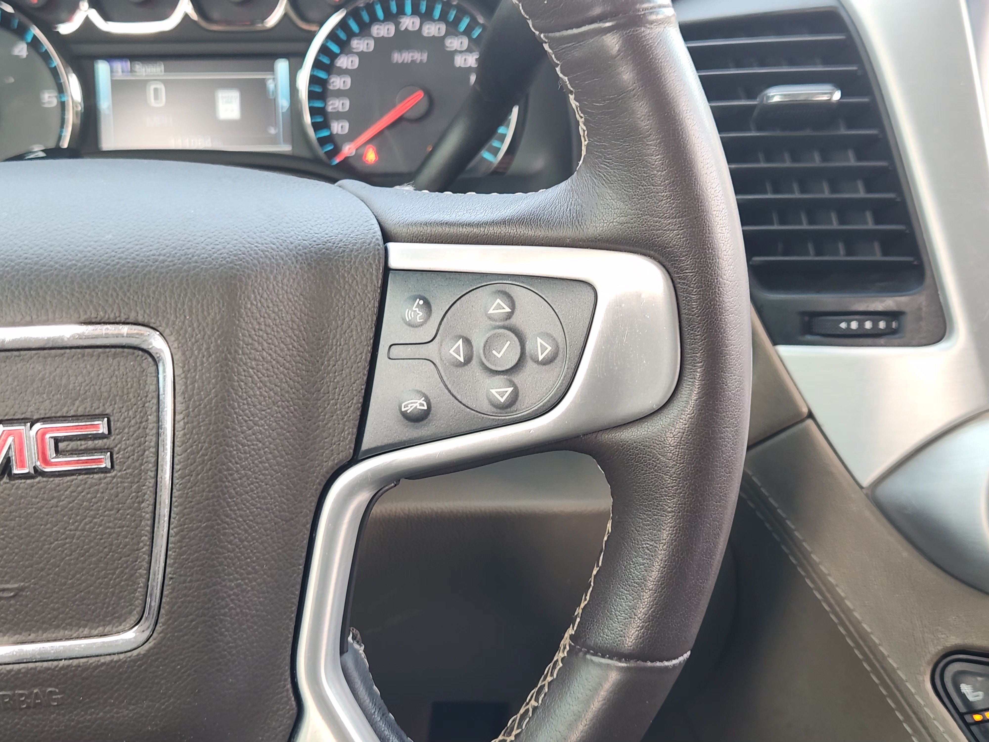 Used 2020 GMC Yukon SLT w/ Premium Edition RWD image 29