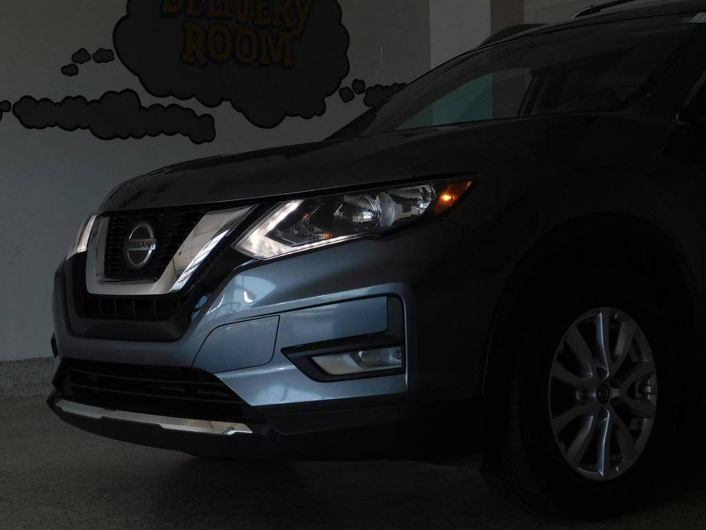 Used 2020 Nissan Rogue SV AWD/4WD image 10