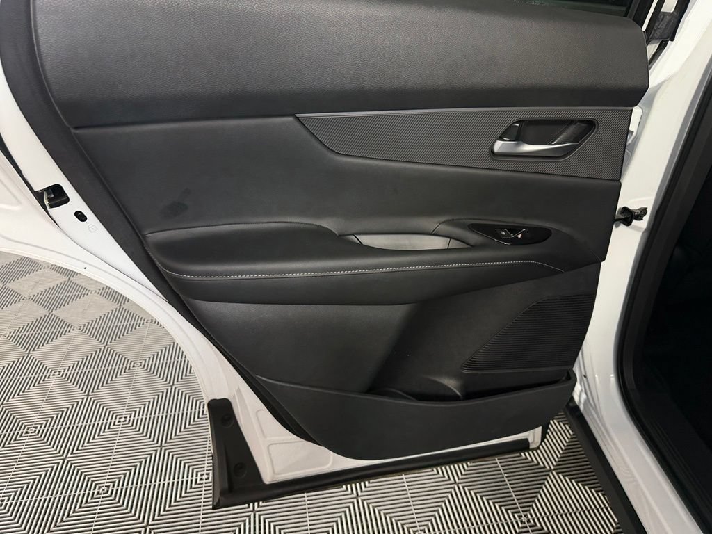 Used 2025 Nissan Murano SV FWD image 29